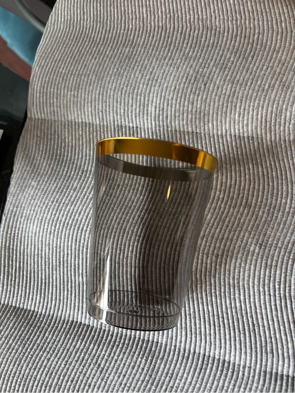 175 Clear Black Smoke Plastic Party Cups with Gold Rim 8 oz Disposable NWOT